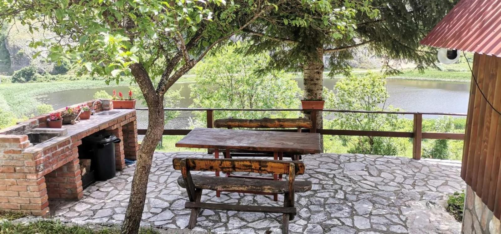 Detached House Milivoje Otel Poscenje Dış mekan fotoğraf