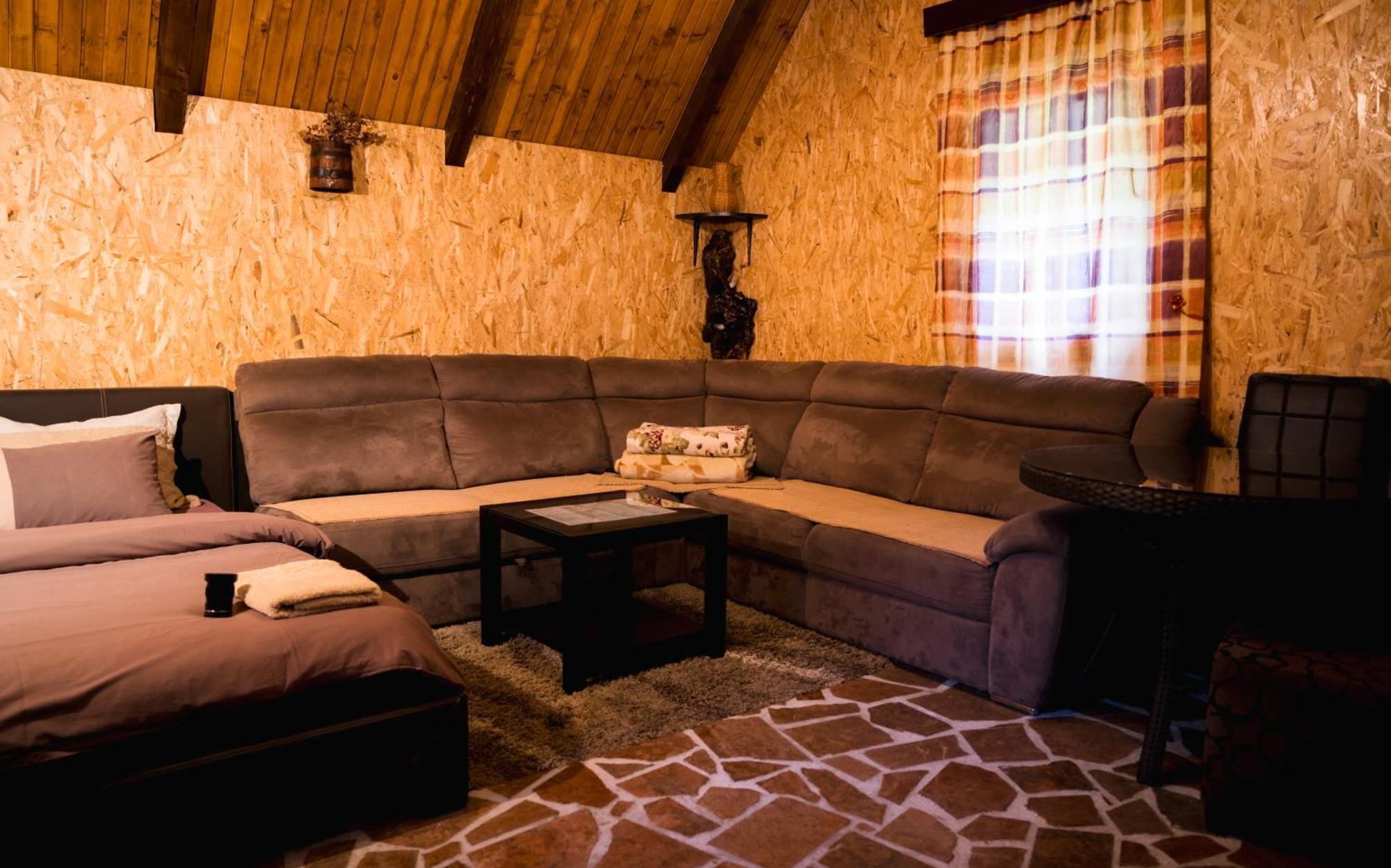 Detached House Milivoje Otel Poscenje Dış mekan fotoğraf