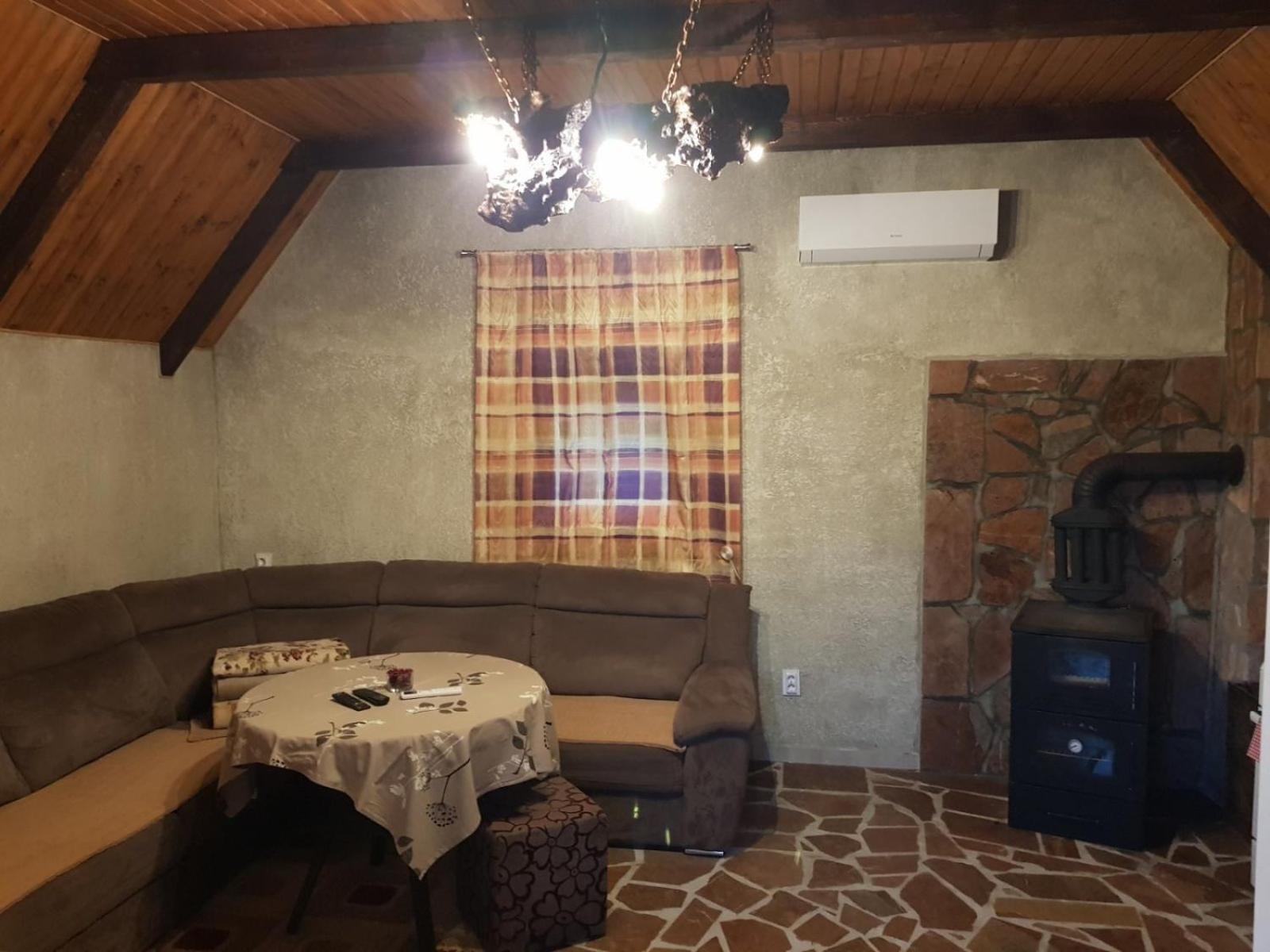 Detached House Milivoje Otel Poscenje Dış mekan fotoğraf