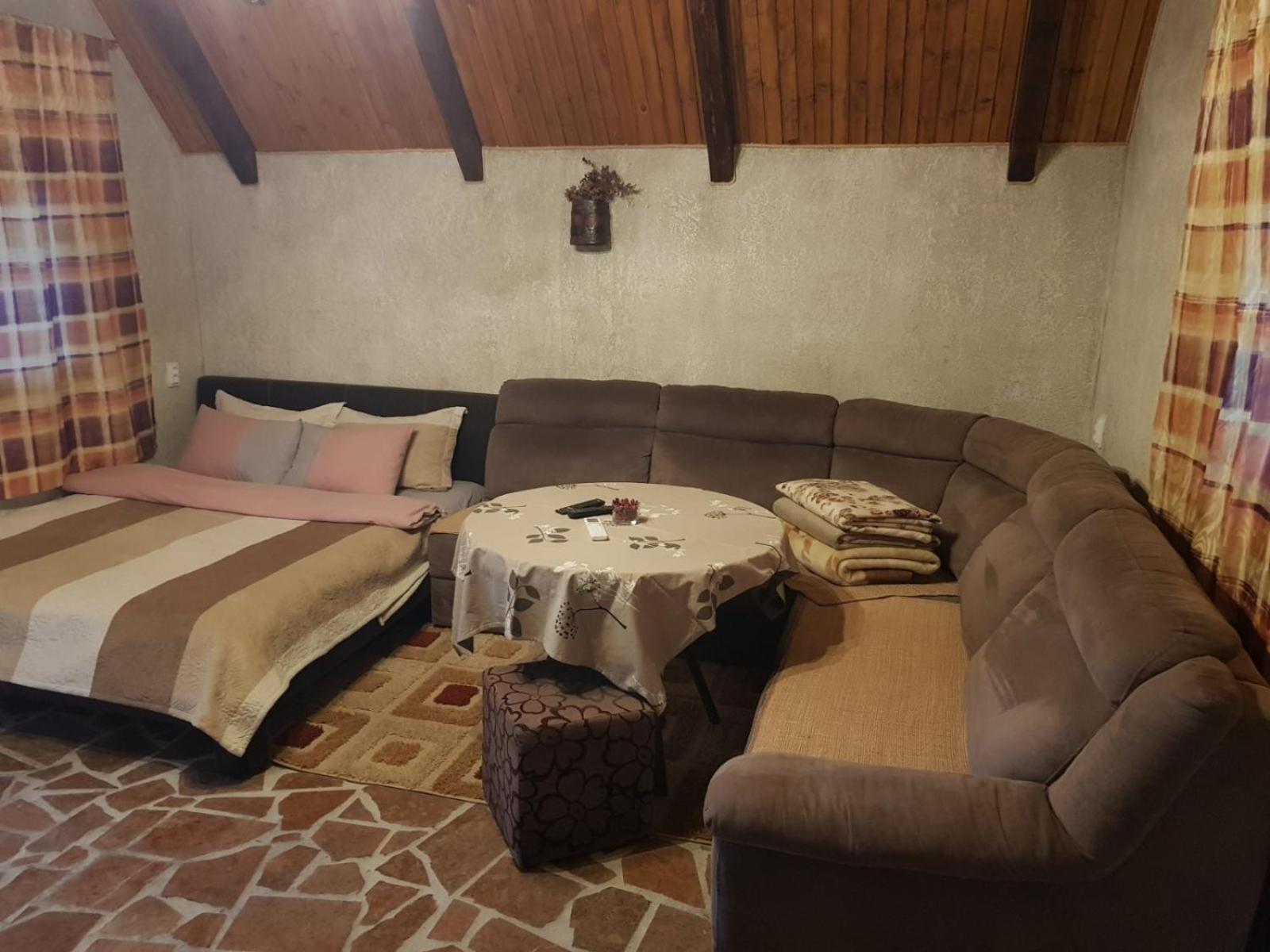 Detached House Milivoje Otel Poscenje Dış mekan fotoğraf